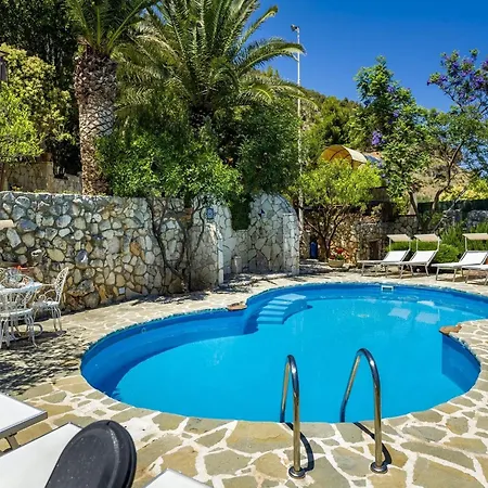 In With Pool Holiday home *