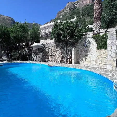 In With Pool Holiday home